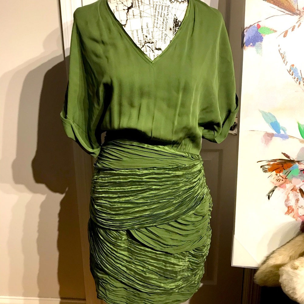 NWOT Catherine Malandrino Silk Draped Bell/Bat sleeve bodice vibrant corrugated